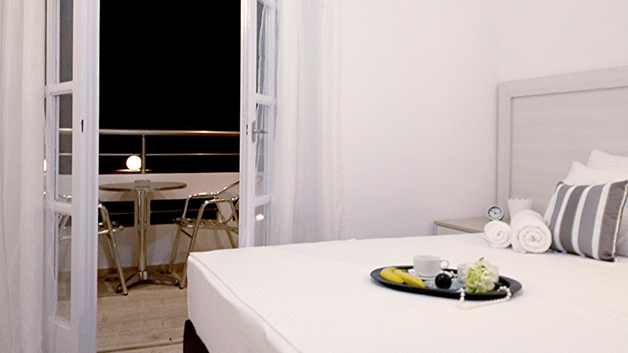 Crown Apartment *